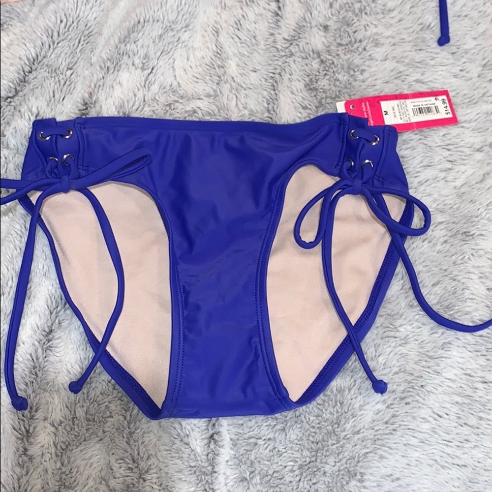 Bikini Set - Picture 5 of 6
